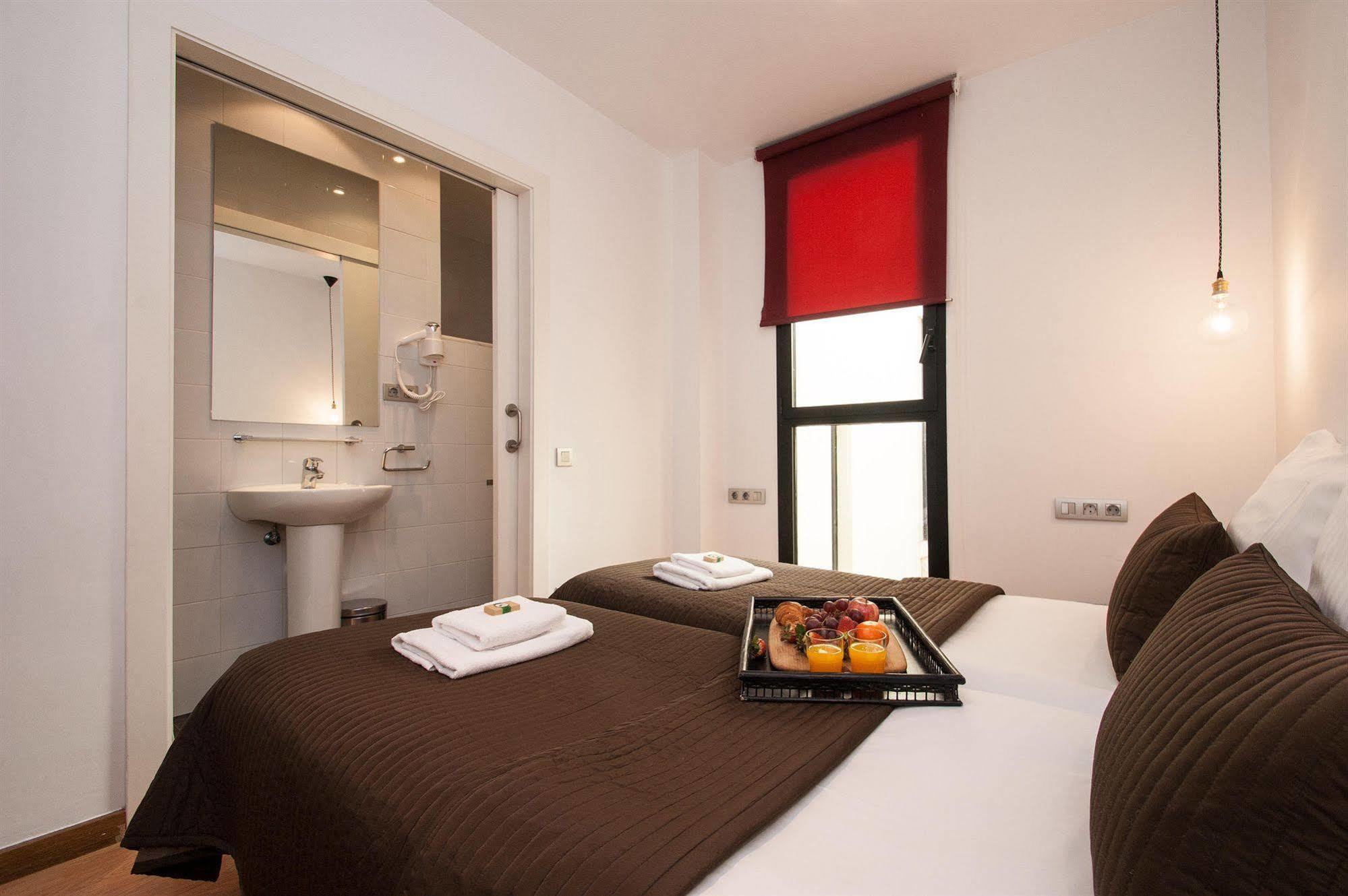 Short Stay Group Liceu Serviced Apartments Барселона Экстерьер фото