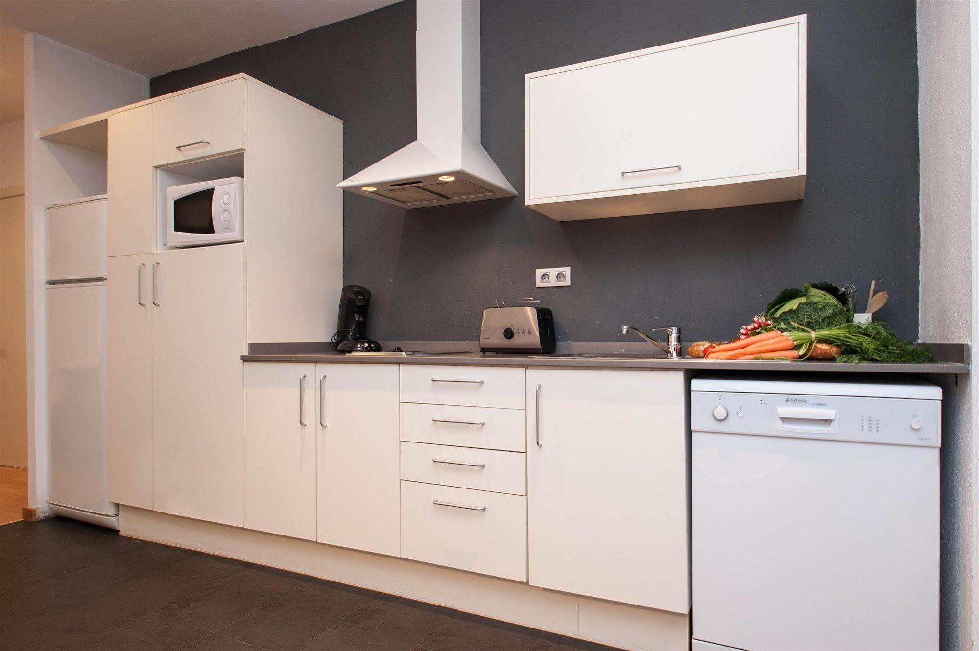 Short Stay Group Liceu Serviced Apartments Барселона Экстерьер фото
